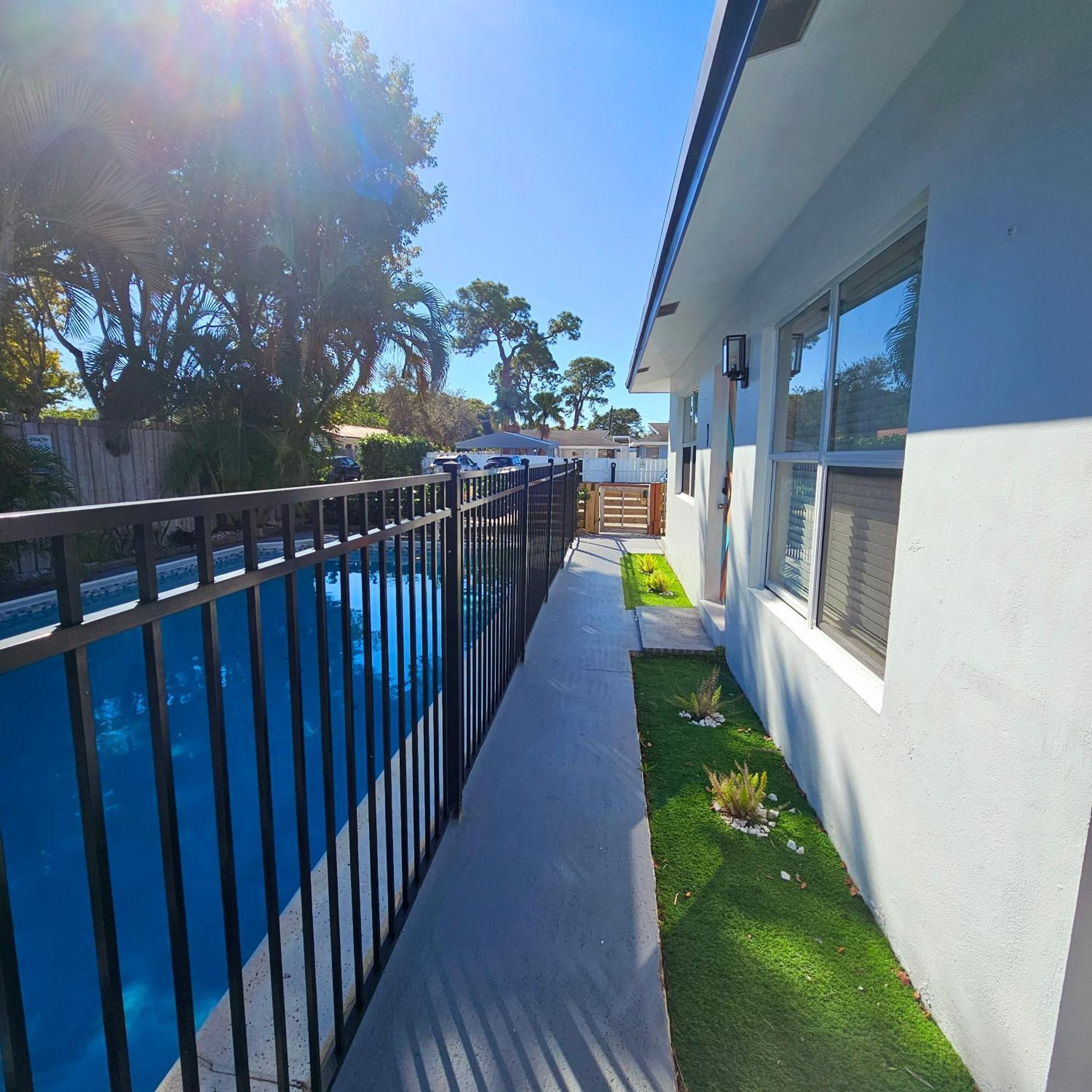 Equipped House W Pool & Patios, Near The Beaches, Prime Location- Ideal For Small Families, Coastal Haven Fort Lauderdale Esterno foto