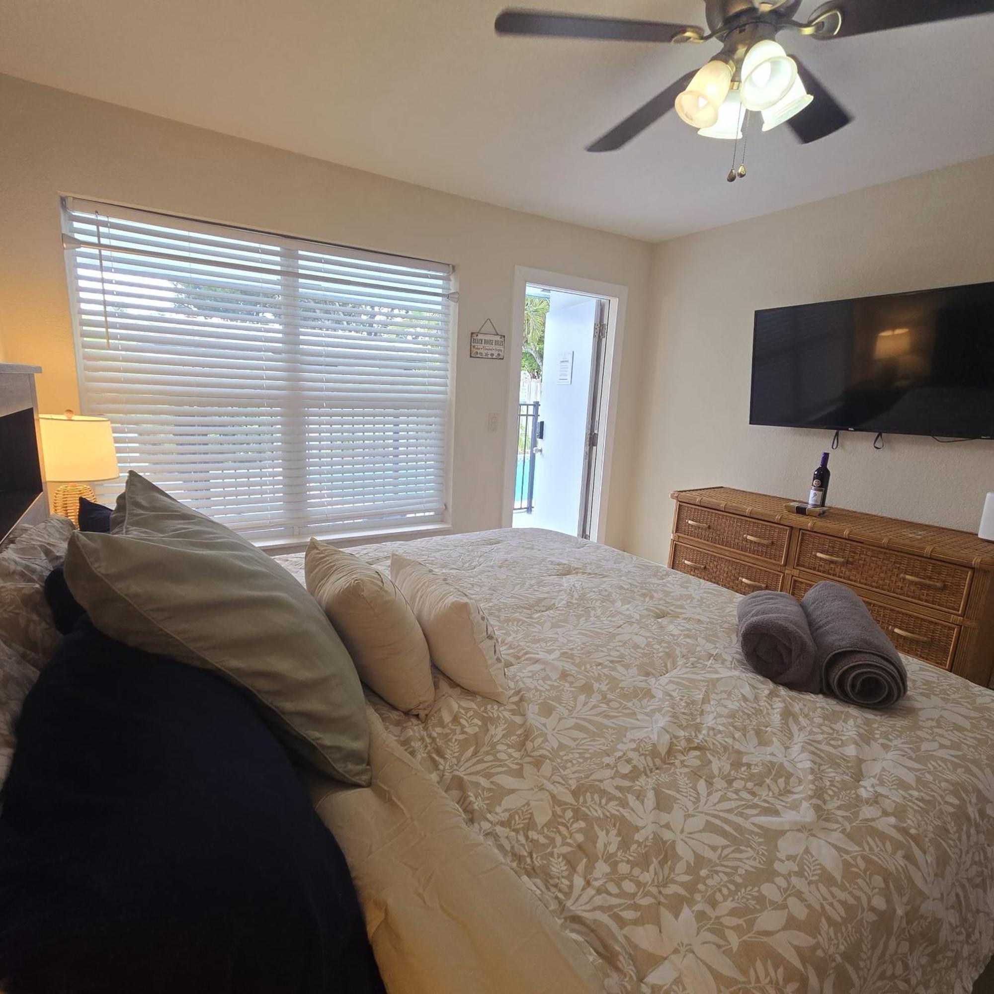 Equipped House W Pool & Patios, Near The Beaches, Prime Location- Ideal For Small Families, Coastal Haven Fort Lauderdale Esterno foto