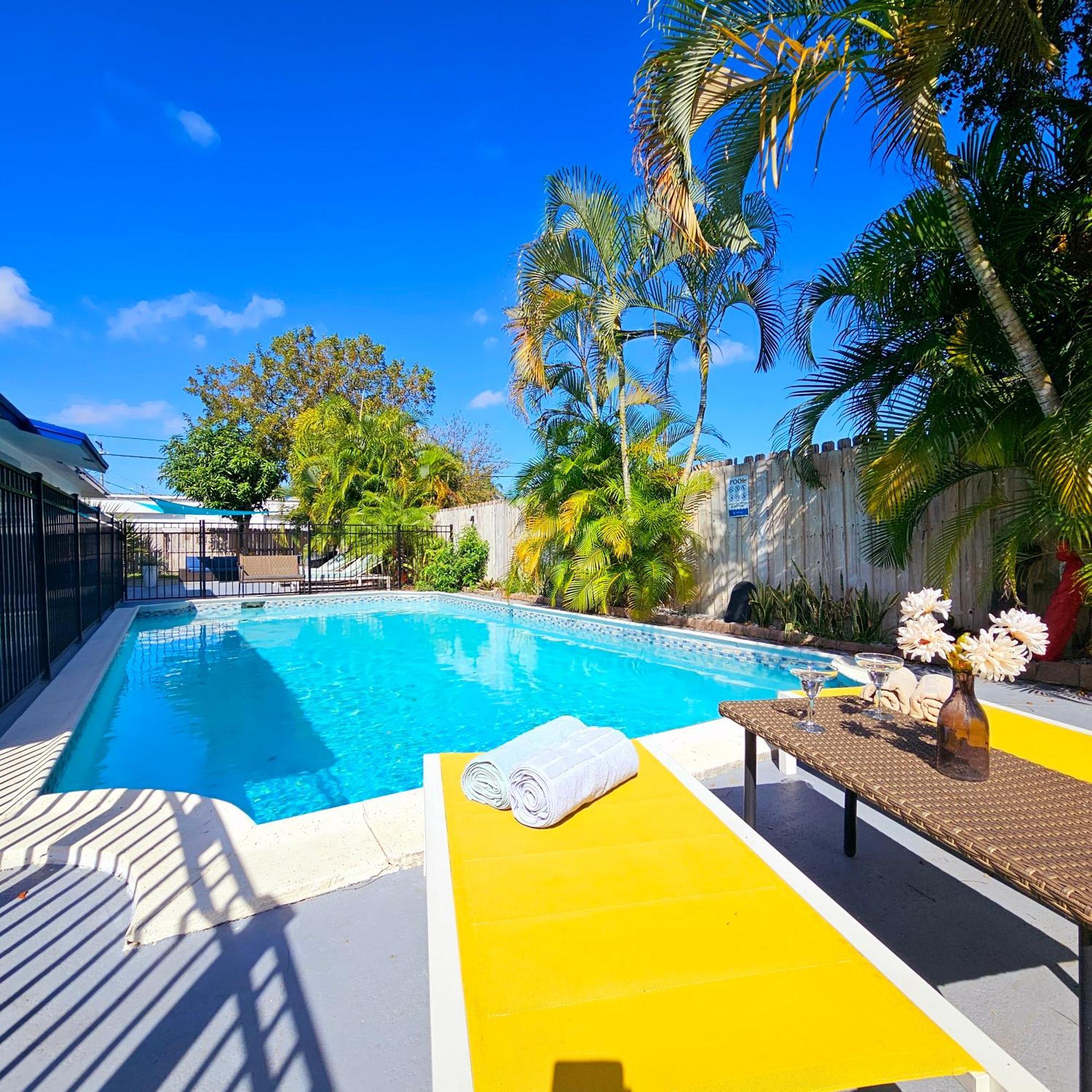 Equipped House W Pool & Patios, Near The Beaches, Prime Location- Ideal For Small Families, Coastal Haven Fort Lauderdale Esterno foto