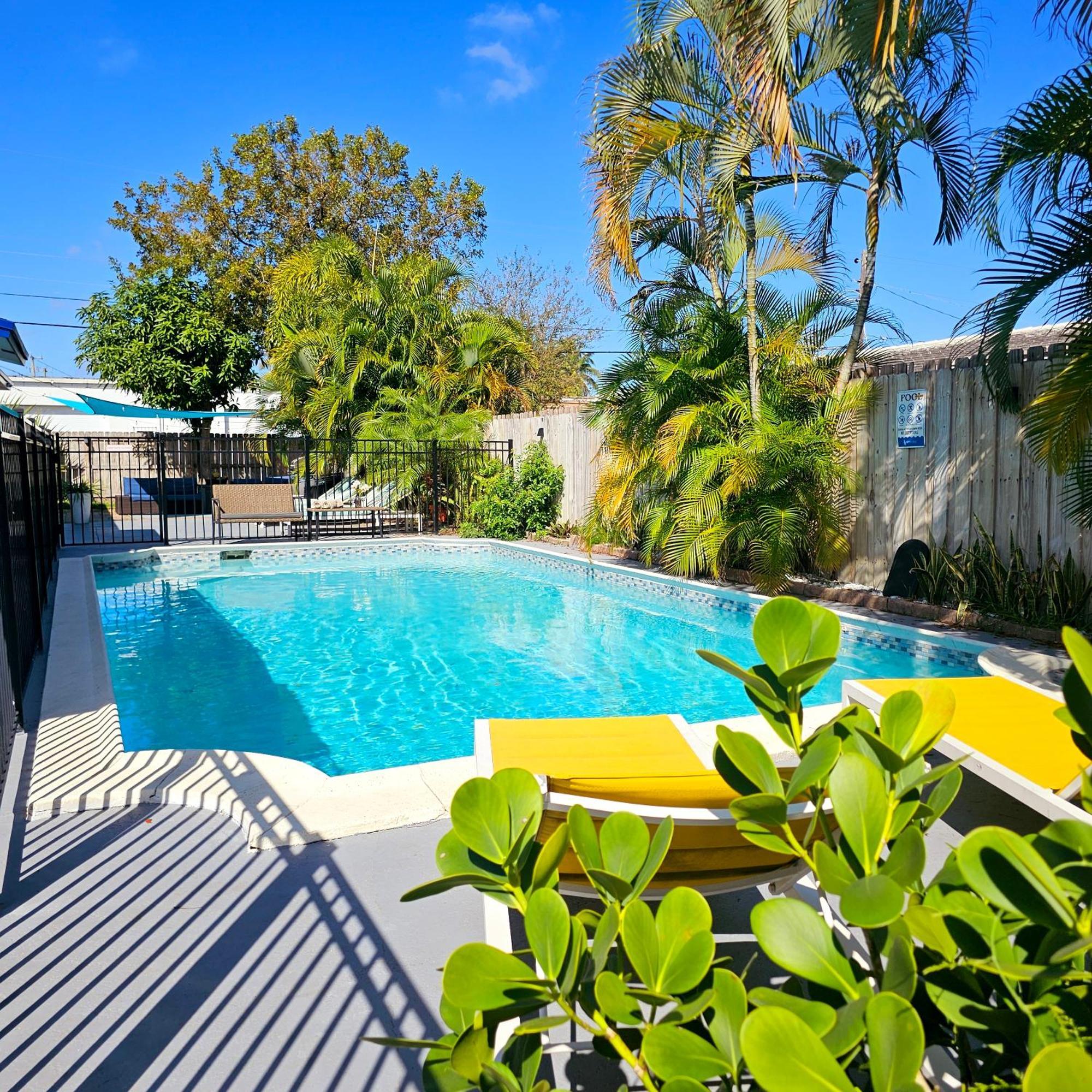 Equipped House W Pool & Patios, Near The Beaches, Prime Location- Ideal For Small Families, Coastal Haven Fort Lauderdale Esterno foto