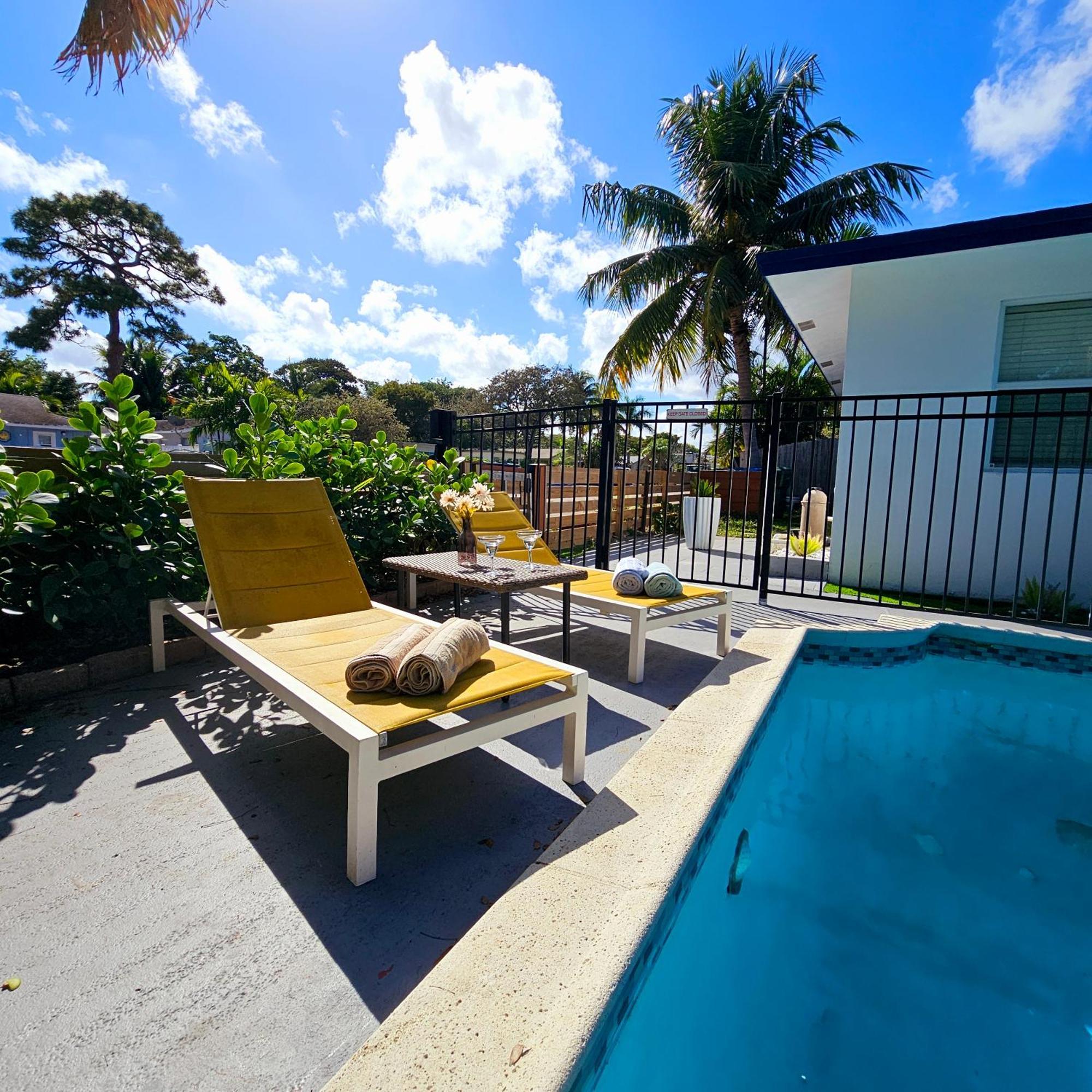 Equipped House W Pool & Patios, Near The Beaches, Prime Location- Ideal For Small Families, Coastal Haven Fort Lauderdale Esterno foto