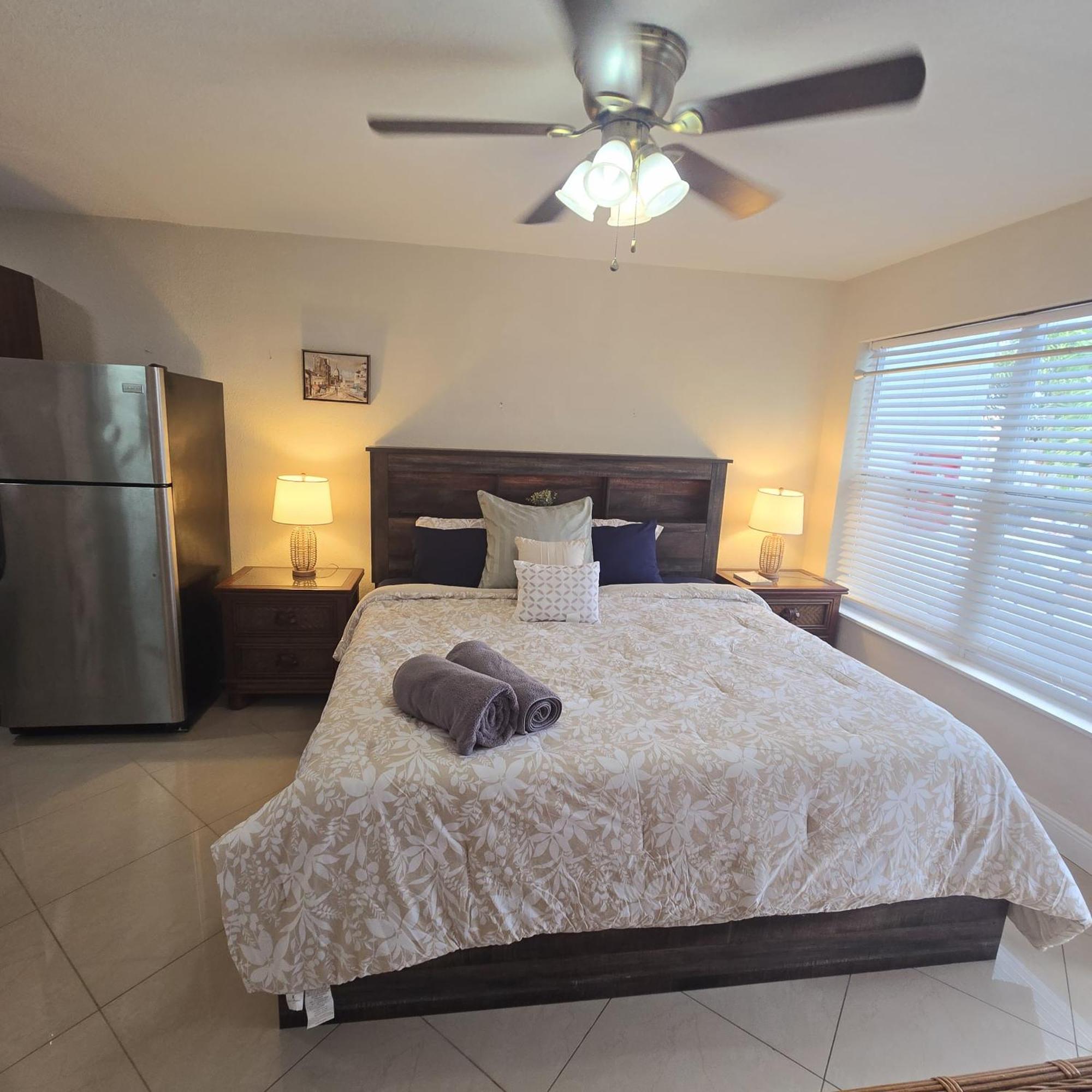 Equipped House W Pool & Patios, Near The Beaches, Prime Location- Ideal For Small Families, Coastal Haven Fort Lauderdale Esterno foto